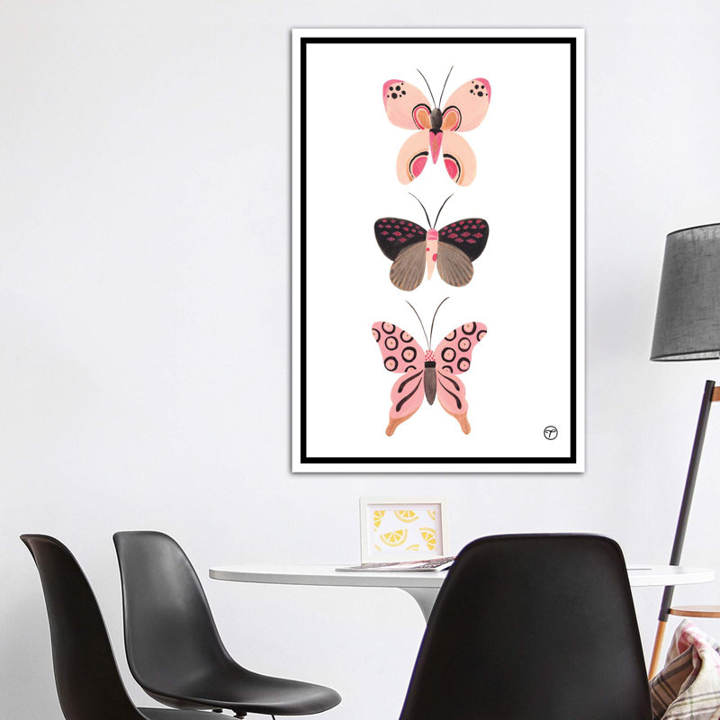 «Butterfly Trio», art encadré, H 60 po x l 40po x P 1,5 po, Toile blanche encadrée