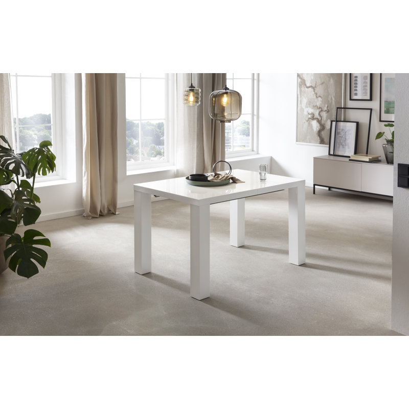 Danariah Extendable Dining Table