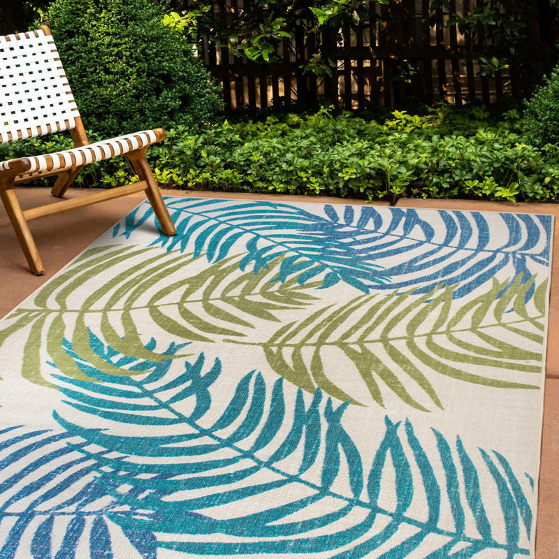 Concetta Floral Blue/Green/Beige Indoor & Outdoor Area Rug, Rectangle 5' x 7'