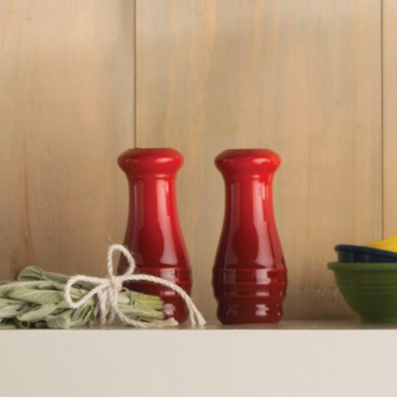 Stoneware Set of 2 Salt and Pepper Shakers, Caribbean