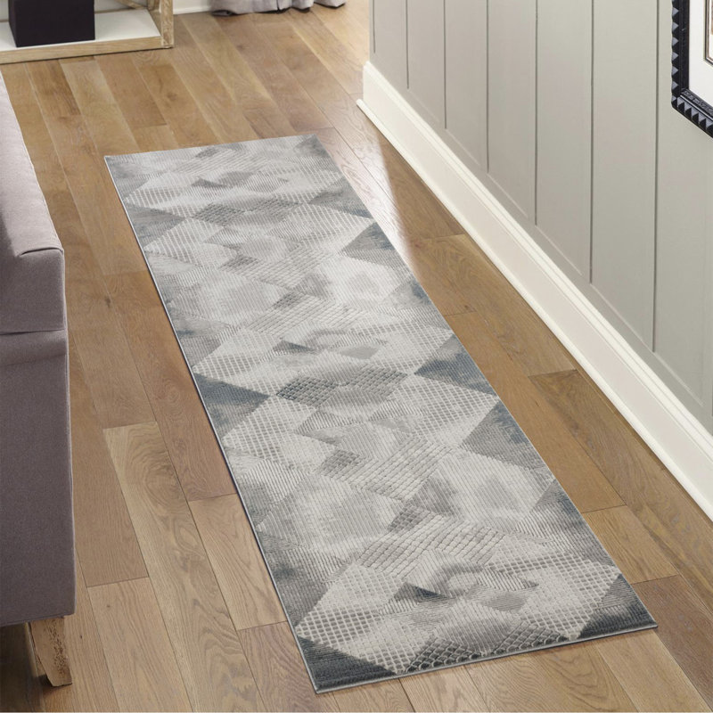 Tapis gris 2 pi 7 po x 9 pi 10 po, Tapis de couloir 2 pi 7 po x 9 pi 10 po