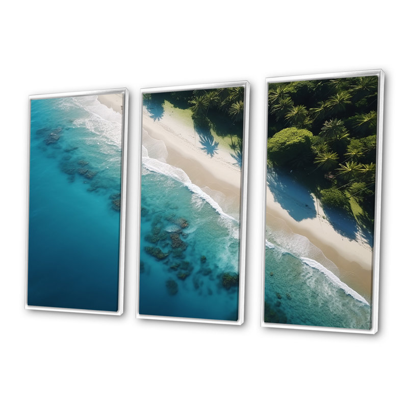 Plage relaxante vue aérienne I - plage, art mural, Cadre flottant blanc, H 40 po x l 61 po x P 1 po