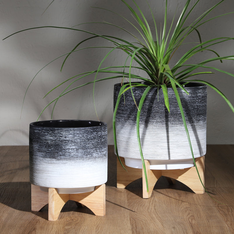 Pot à fleurs en céramique et bois sur support, H 12 po x l 10 po x P 10 po, Rayures grises