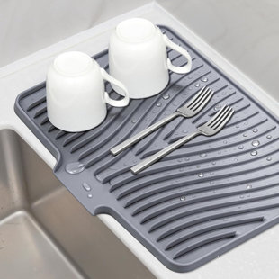 Dish drying mat