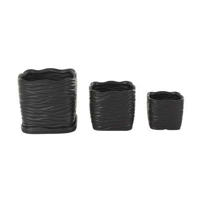 Cole And Grey 3 Piece Ceramic Wavy Ribbed Planter With Attached Saucer Set