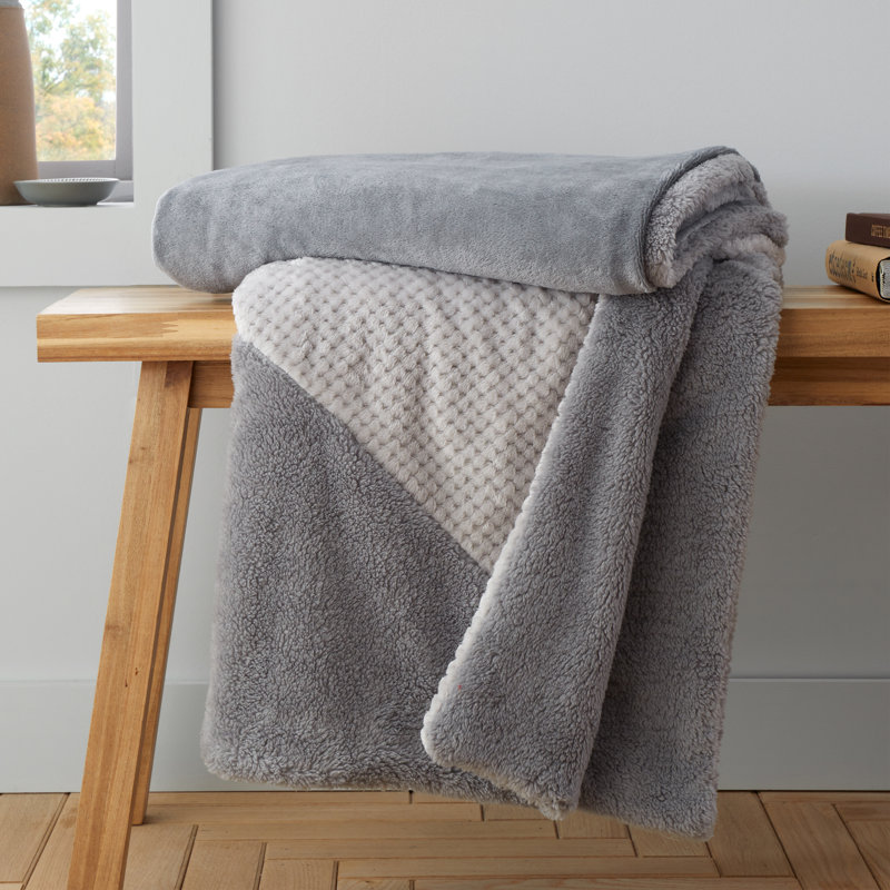 Cosy Larsson Geo Fleece Blanket Throw, Grey