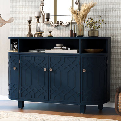 Armoire de rangement courbée en placage Fraxinus Mandschuric, avec quatre portes et des tablettes réglables, convenant aux couloirs, aux entrées et aux bureaux.