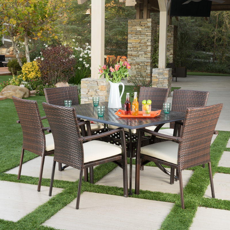 Ensemble repas d’extérieur 7 pièces avec coussins Edgewater