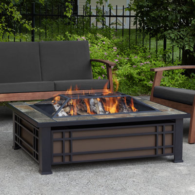 Foyer de table extérieur au feu de bois en acier Hamilton