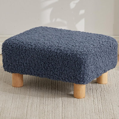Small footstool footstool