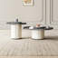 Table basse simple et moderne avec salon