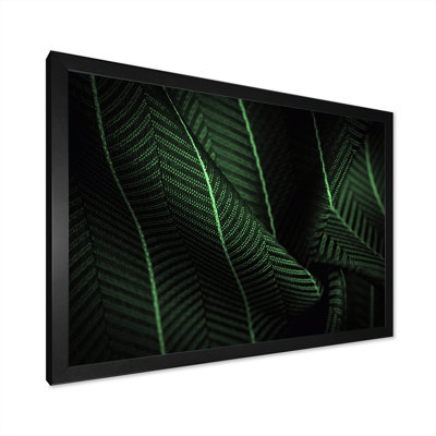 Tissu en soie vert foncé avec une fine rayure blanche - reproduction sur toile