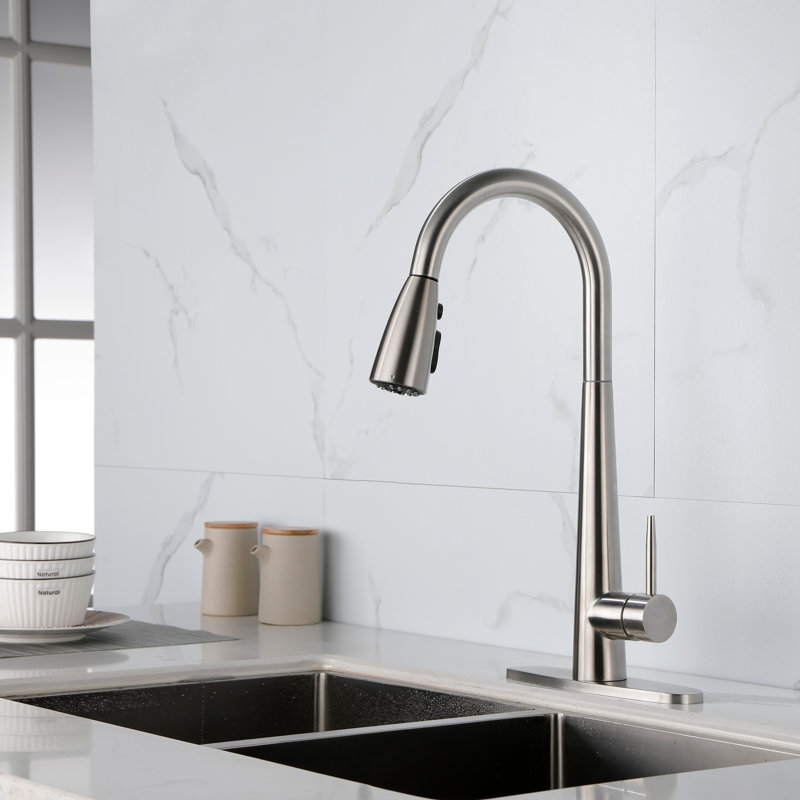 Single Handle Stainless Steel Kitchen Sink Faucet With Pull Down Sprayer, Brushed Nickel