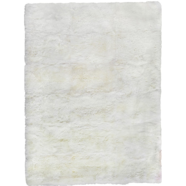 Sheepskin Area Rug in Ivory