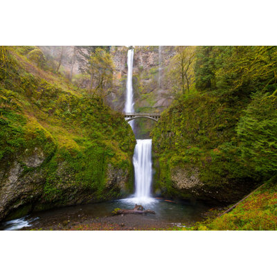 Abye " Multnomah Falls "