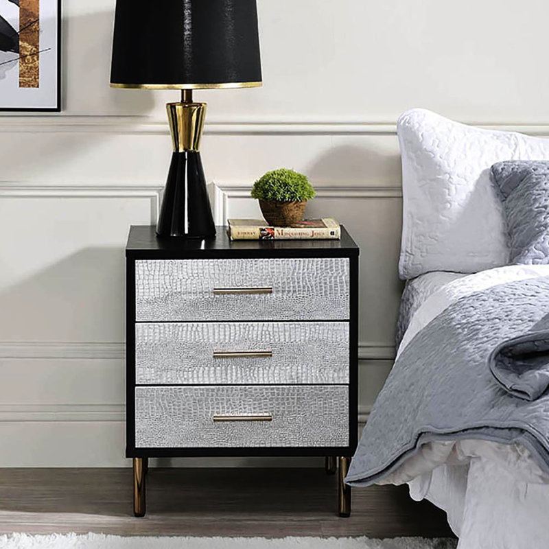 3 tables de chevet avec pieds en métal - noir, argent, lignes décoratives dorées et argentées