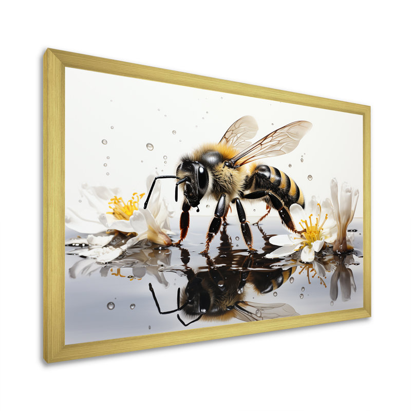 Minimalisme, abeille, réflexion sur l'eau, impression sur toile, H 16 po x l 32 po x P 1 po, Encadrement doré