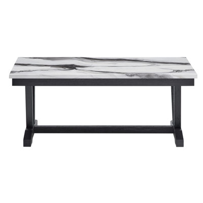 Paula et table basse