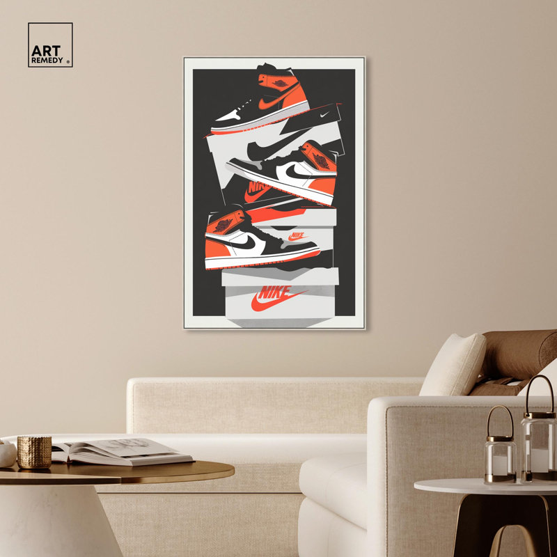 «Big Sneaker Stack Canvas» par Art Remedy, Argent argent, Reproduction encadrée sans passe-partout, H 55 po x l 37 po