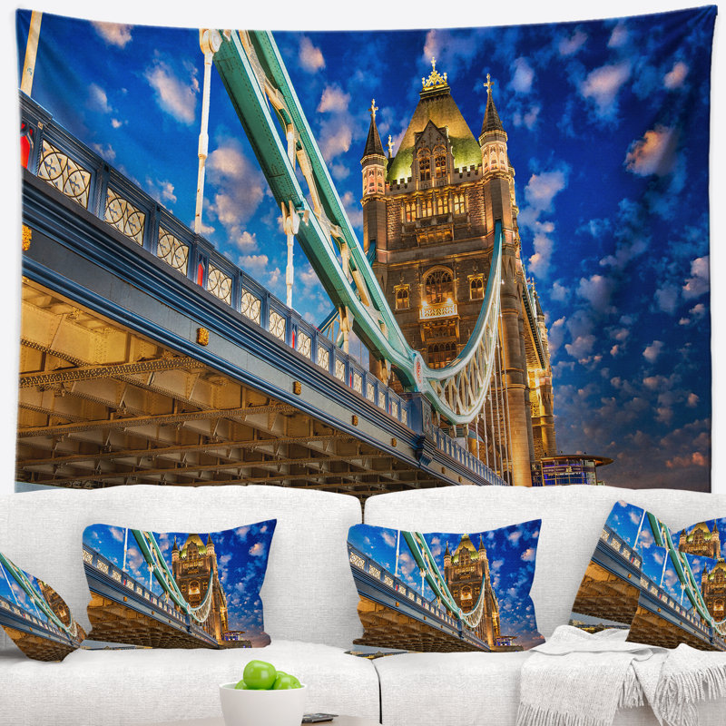 Cityscape lights sur la tapisserie du pont de la tour, H 32 po x l 39 po