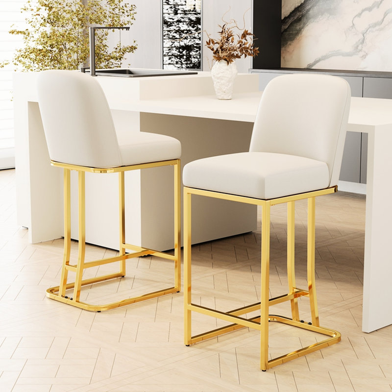 De 2 chaises de bar de salle à manger - blanches, offrant une expérience confortable. Fabriqué à partir de matériaux pour la stabilité. Idéal pour les bars, les restaurants et les comptoirs de cuisine. Sans effort pour nettoyer et assembler. Chaise Space