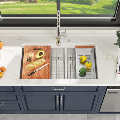 Double Bowl Low Divide 16 Guage Stainless Steel Undermount Kitchen Sink Workstation with Accessories