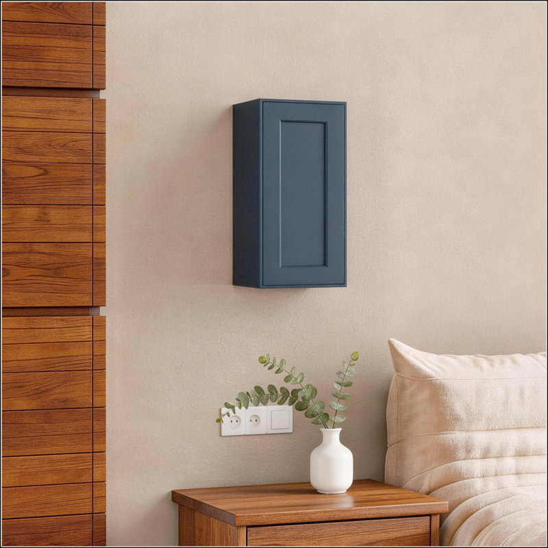 Armoire murale bleu marine Shaker avec 2 tablettes réglables pour un rangement polyvalent et une esthétique moderne