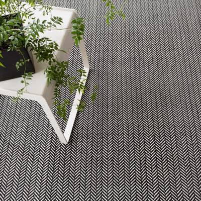 Herringbone Pearl Hand-Woven Outdoor Rug