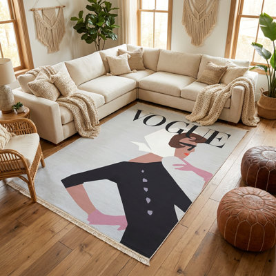Iconic Magazine 7' X 10' Area Rug