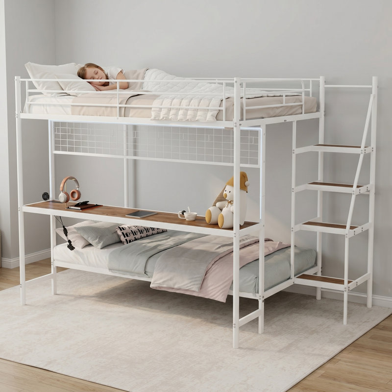 Lit superposé double au dessus d'un lit double, White