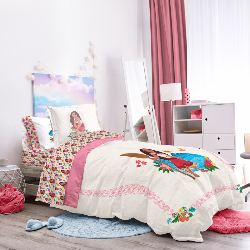 Moana Back Together Bed Set W/ Sham, Twin Comforter + 4 Additional Pieces