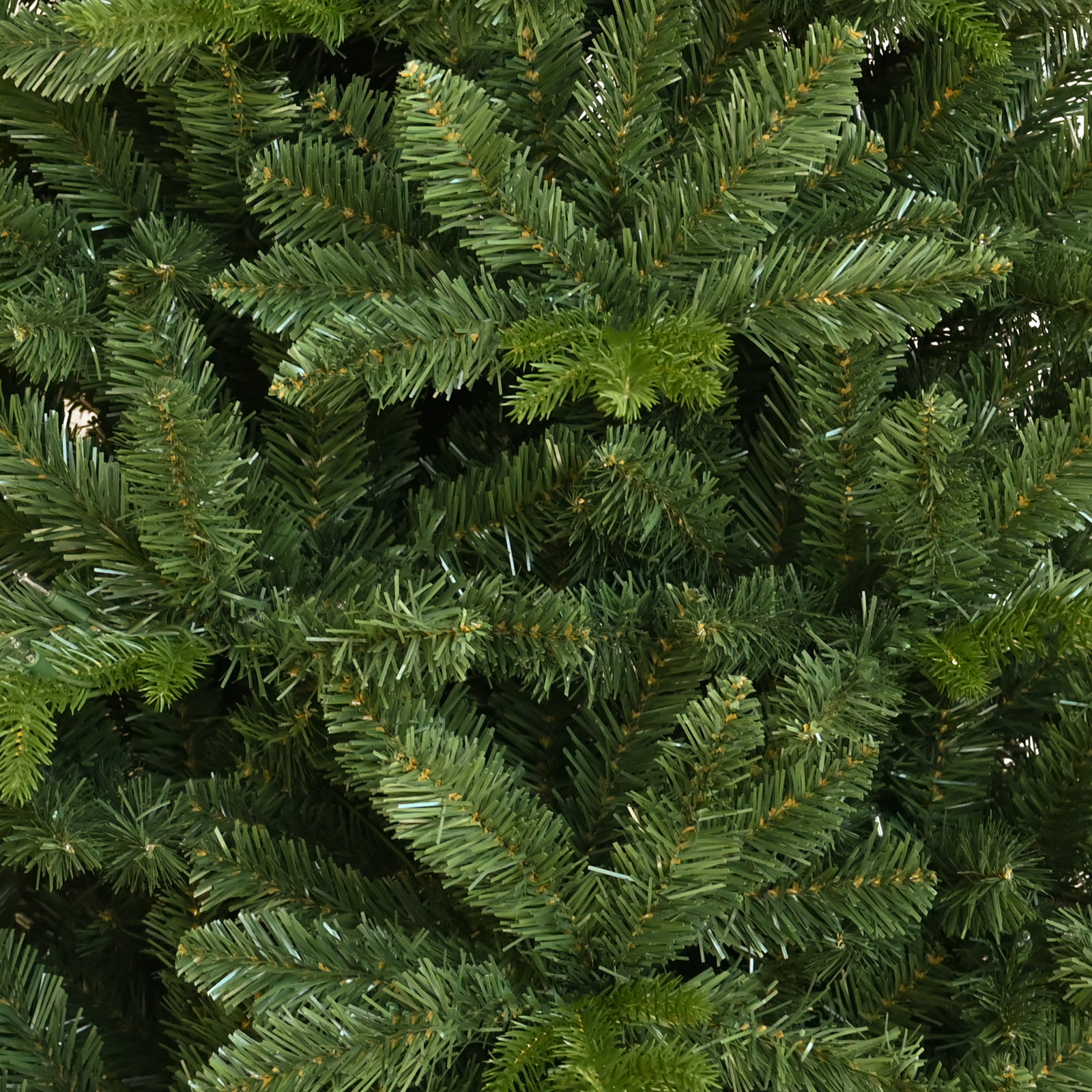 Unlit Artificial Christmas Tree with PVC/PE Mixed Branch Tips & Foldable metal base, 4'