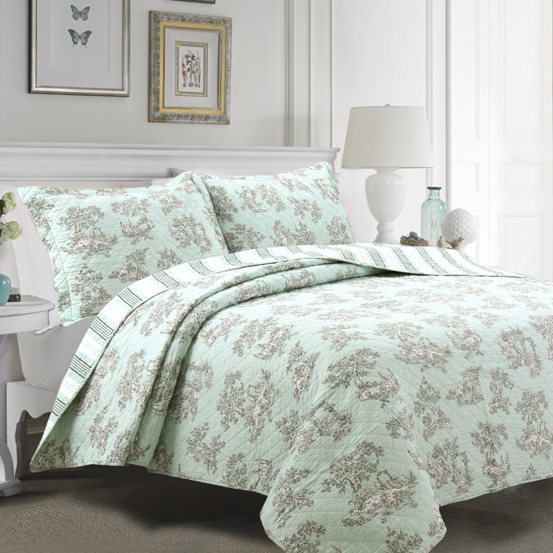 Mint Green and White Cotton Reversible Queen Quilt Set