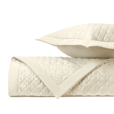 Clover Coverlet Set