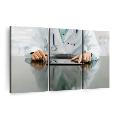 " Medical Doctor Consultation " 3 - Pieces