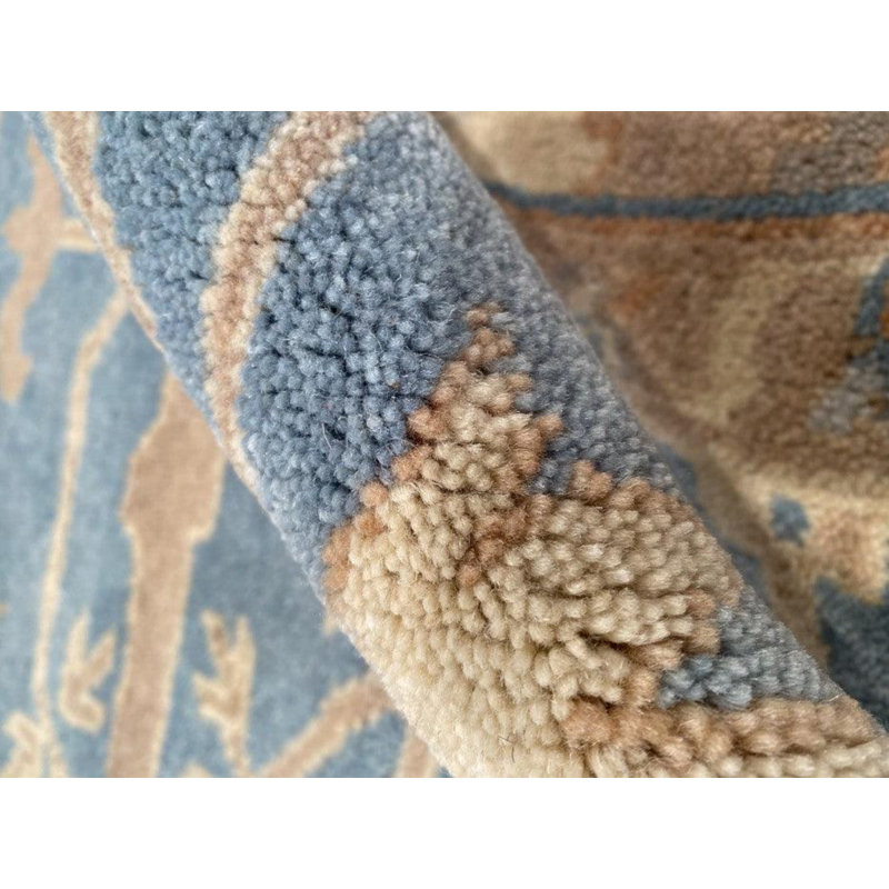 Saphyre Oriental Area Rug in Blue