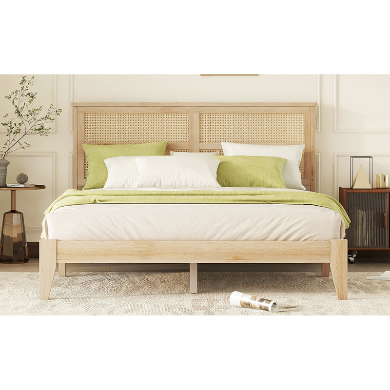 Grand lit en chêne blanc avec tête de lit élégante et grand rangement sous le lit