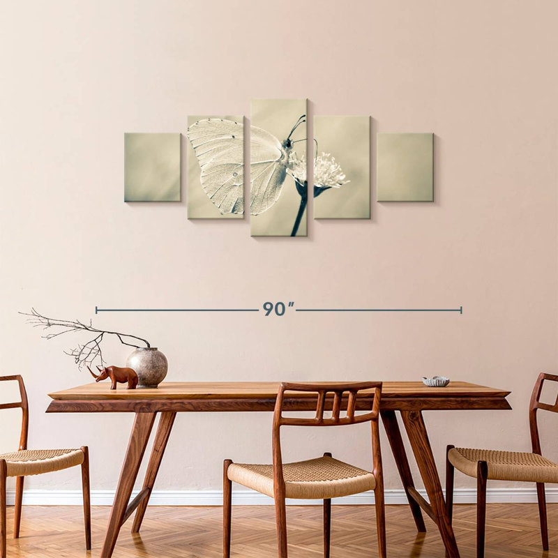Papillon blanc et fleur, H 34 po x l 74 po