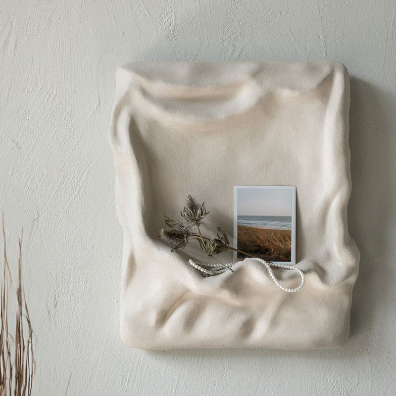 Objet décoratif en résine blanc crème