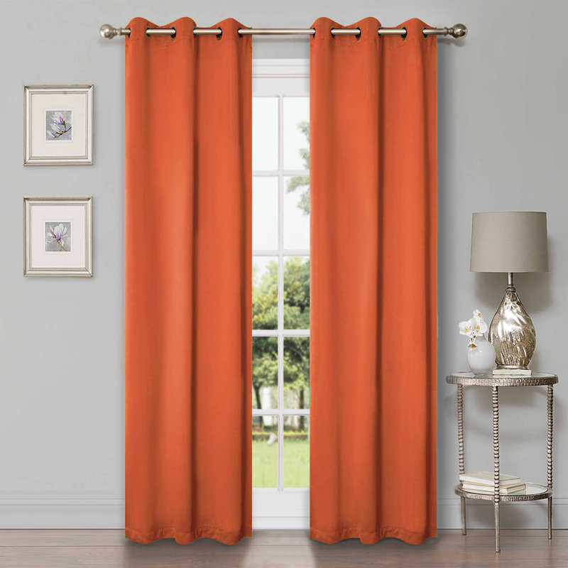 Paire de rideaux obscurcissant avec œillets Millendon, L 42 po x L 96 po, Rouille