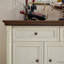 Armoire de rangement de style campagnard avec tiroirs et portes-118220497