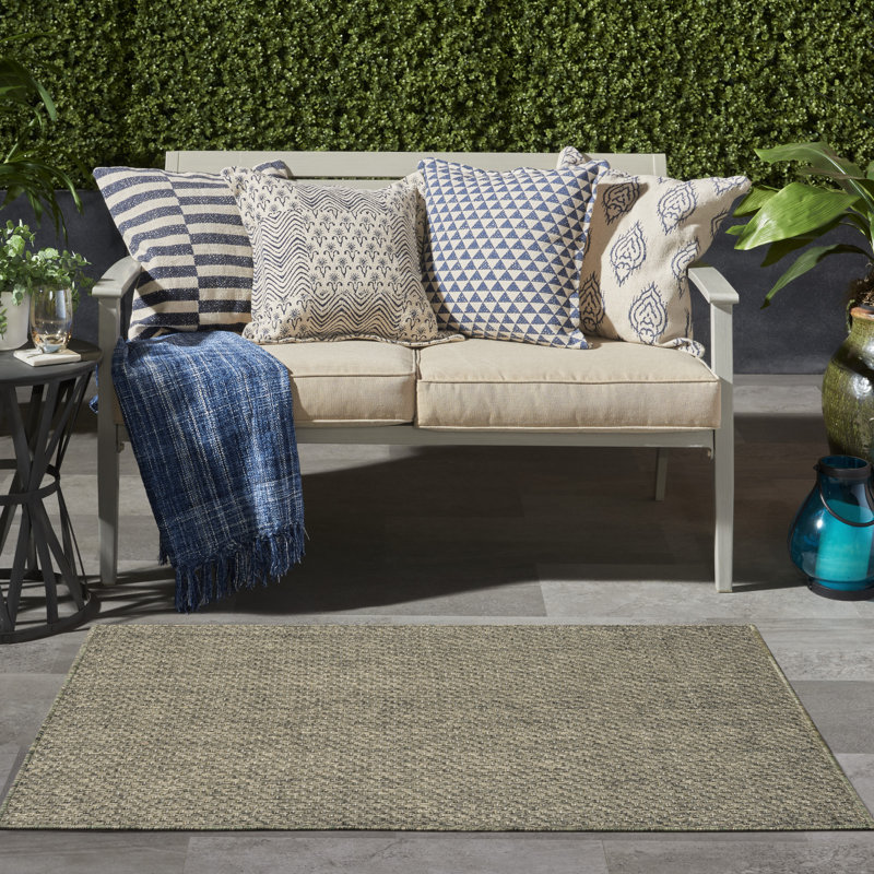Tulum Solid Indoor/Outdoor Area Rug, Rectangle 2' x 3', Olive