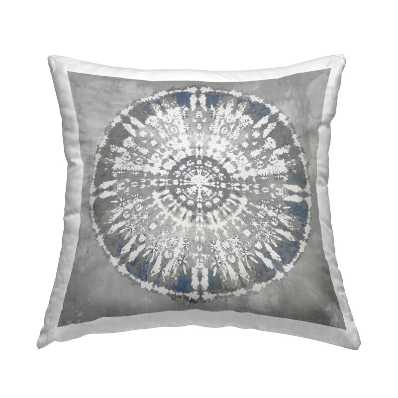 Coussin décoratif gris en forme de mandala imprimé par Ellie Roberts