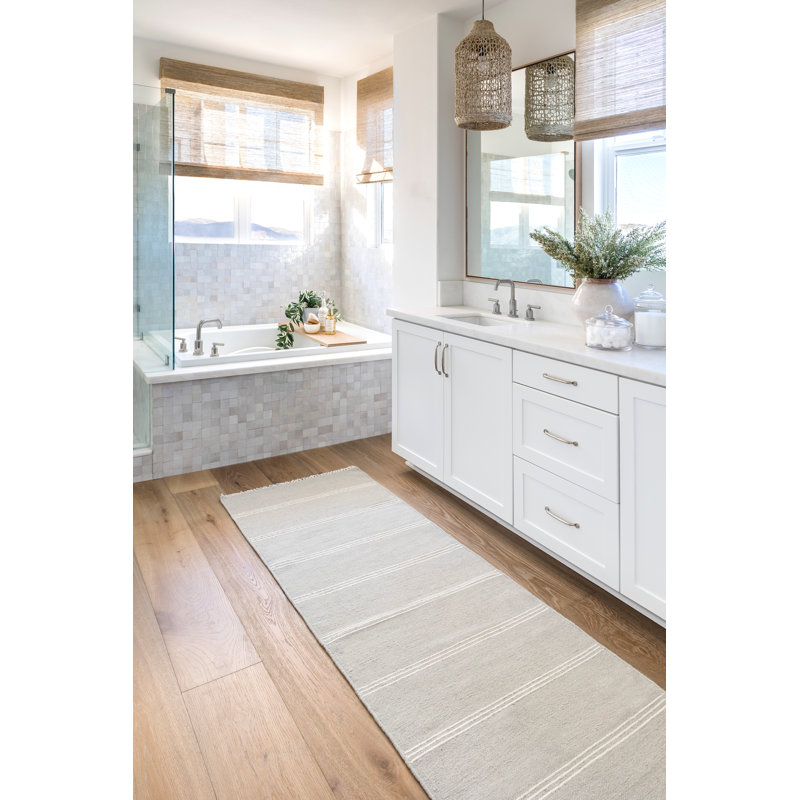 Hand Tufted Striped Area Rug in Blue, Rectangle 6'3" x 9'