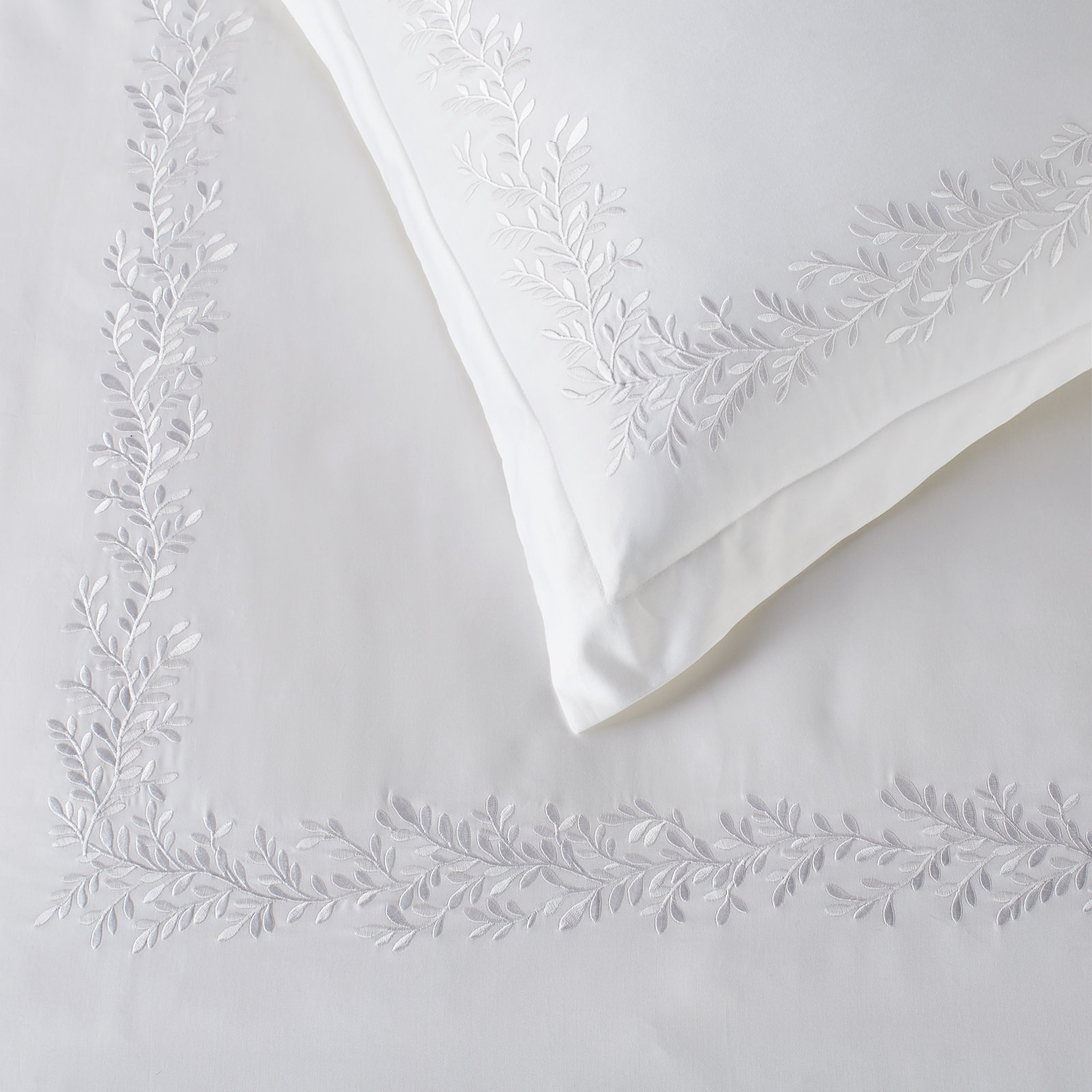 Benna Sateen Duvet Cover Set, King Duvet Cover + 2 King Shams, White