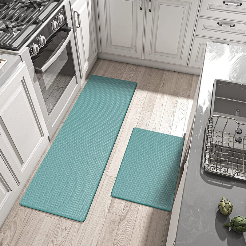 Tapis de cuisine antidérapant Dionisios, Vert clair, Rectangle 1 pi 5 po x 2 pi 5 po + Tapis de couloir