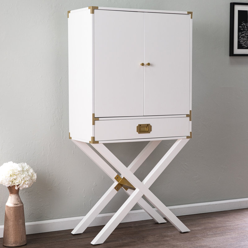 Grande armoire de bar de couleur blanche pour une touche contemporaine avec un espace de 60 po de hauteur et un design moderne