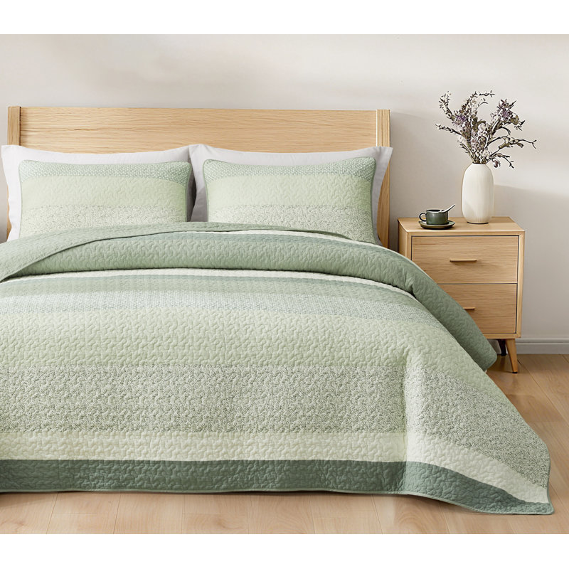 Reed Floral Patchwork Cotton Quilt Set, King Quilt + 2 King Shams