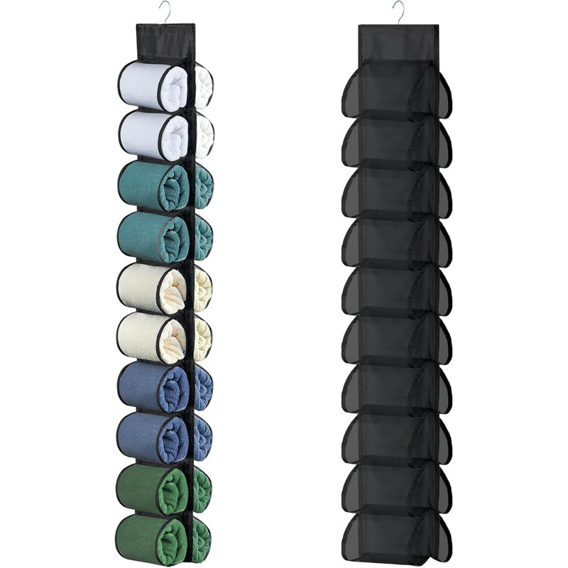 Rangement suspendu pour les vêtements pour garde-robe.