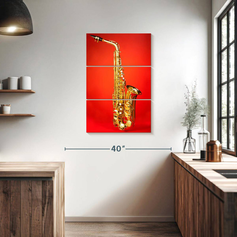 Abarca saxophone sur fond rouge, H 38 po x l 24 po
